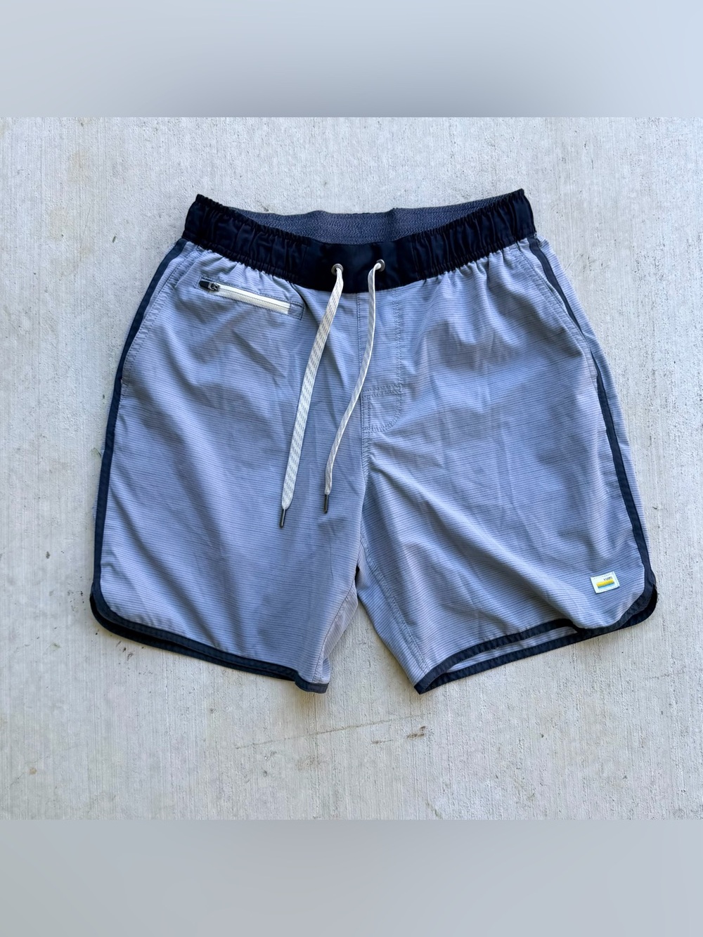 Vuori Banks Shorts Men Size Small Drawstring Active Stretch